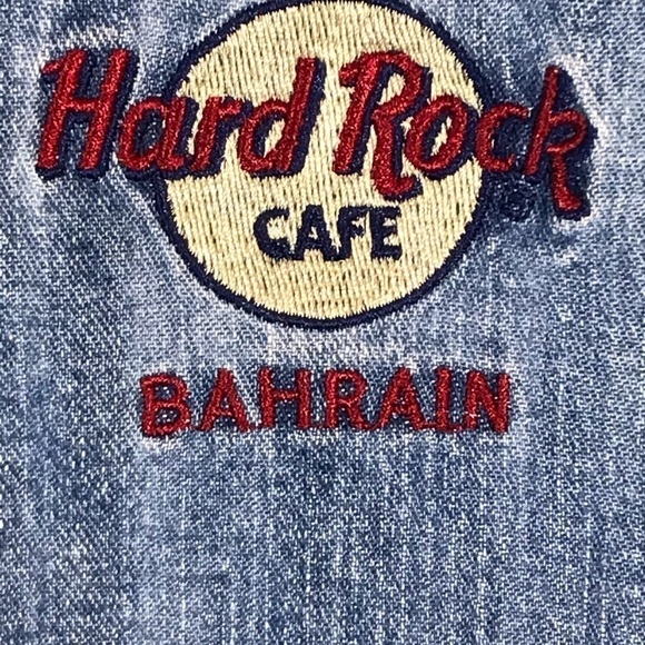 Hard Rock Cafe “Bahrain” Sleeveless Denim Shirt - Picture 2 of 6
